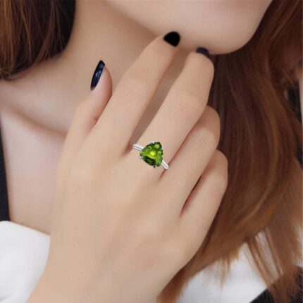 925 Silver Peridot Quartz Trillion Ring